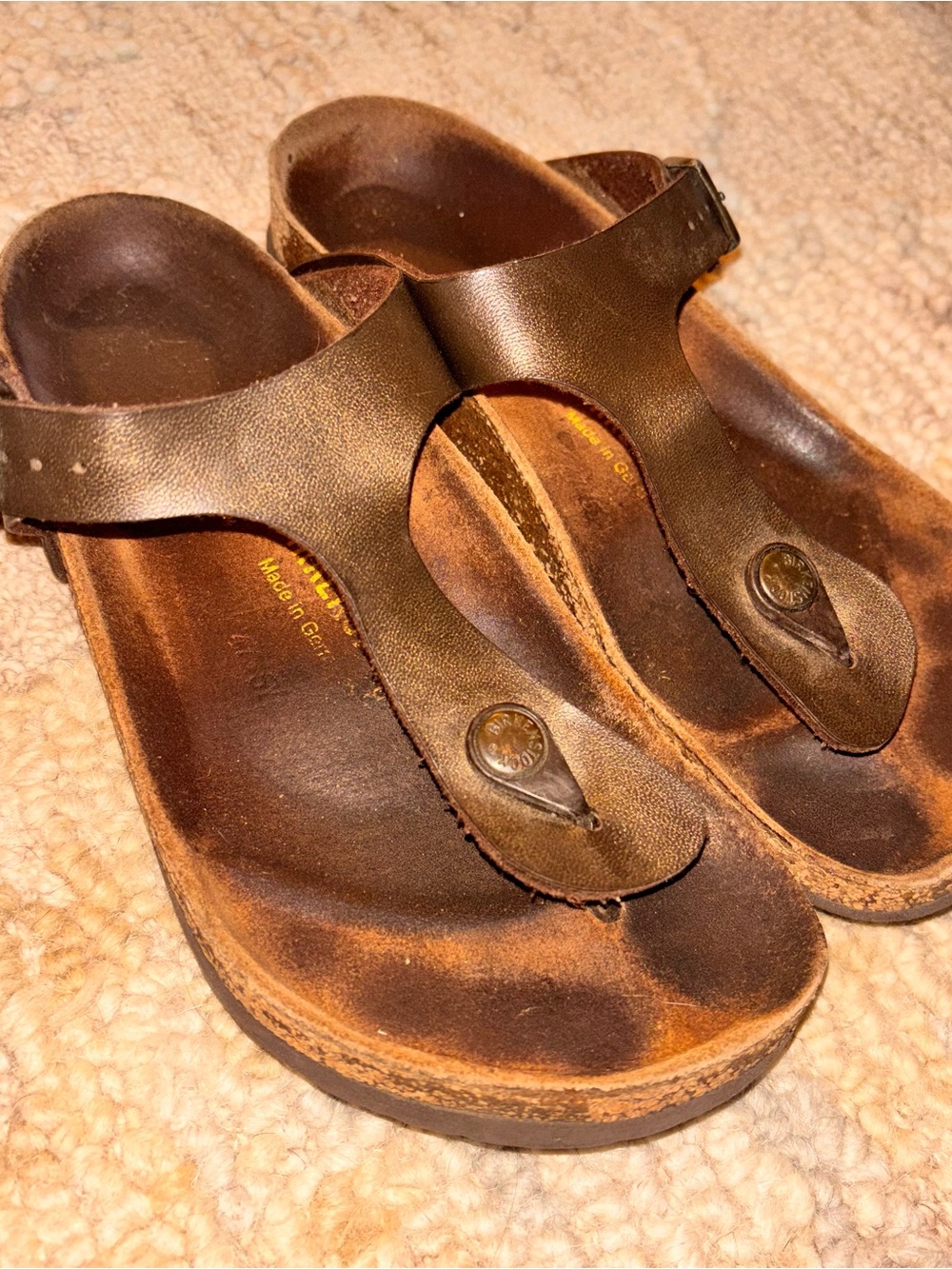 Brown leather Birkenstock Gizeh sandals EU 37
